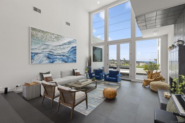 3325 Caminito Daniella, Del Mar CA: https://media.crmls.org/mediaz/5d2cc1cf-74eb-4494-a49b-40004bd6fca4.jpg