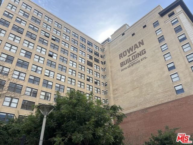 460 S Spring Street, Los Angeles CA: https://media.crmls.org/mediaz/5d2d1476-0ac2-40af-bad2-1caa3aa4a7cc.jpg