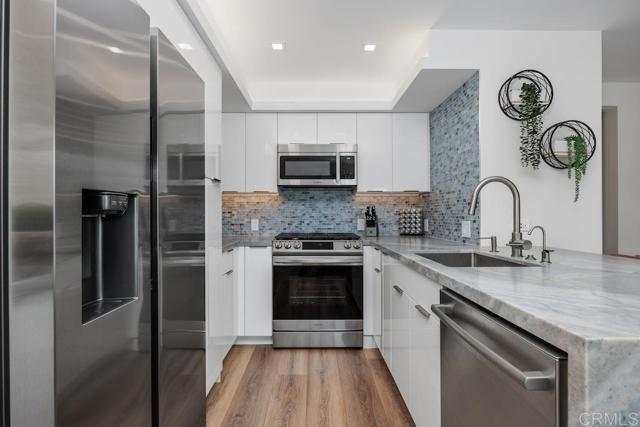 105 Mangano Circle, Encinitas CA: https://media.crmls.org/mediaz/5d2d3acf-a99e-46e8-bf35-0f6ccabd2e0a.jpg