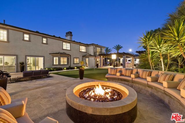 2855 Oak Knoll Drive, Diamond Bar CA: https://media.crmls.org/mediaz/5d2e09ae-7242-4c23-aad6-2d001069b539.jpg
