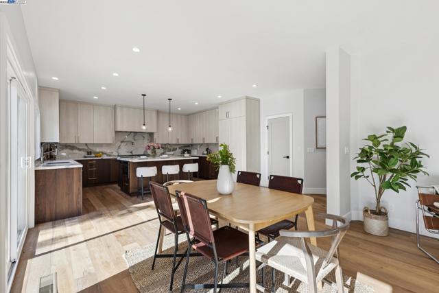25 Mackenzie, Danville CA: https://media.crmls.org/mediaz/5d2e2a40-0191-464e-82f9-685885ee07e9.jpg