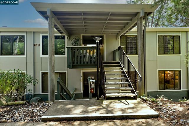1549 Oakmont Dr, Walnut Creek CA: https://media.crmls.org/mediaz/5d2e833c-a541-490c-a93c-a0a1d616555d.jpg