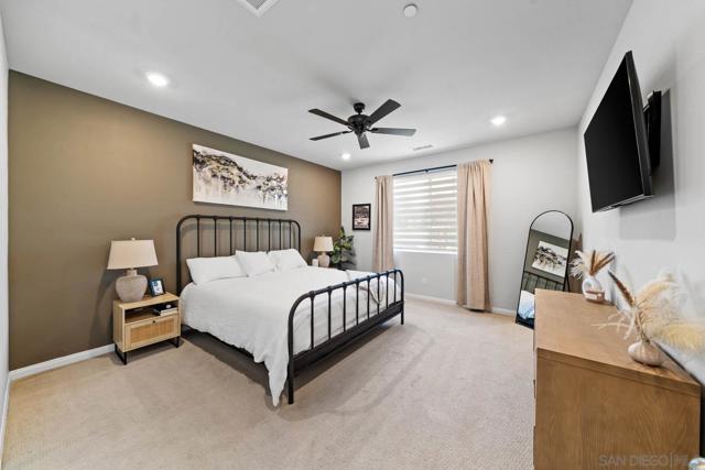 28315 Farm Creek Way, Valley Center CA: https://media.crmls.org/mediaz/5d2ea27f-9a80-4e17-9b64-3cff7212a1e4.jpg