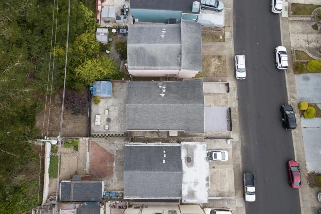 16 Canterbury Avenue, Daly City CA: https://media.crmls.org/mediaz/5d2f0d50-c0d4-4144-b198-c9260053a85d.jpg