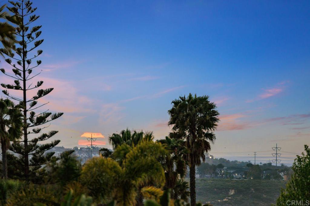 https://media.crmls.org/mediaz/5d2f41ed-51dd-4b3d-b628-9105b4bbe11b.jpg?preset=X-Large
