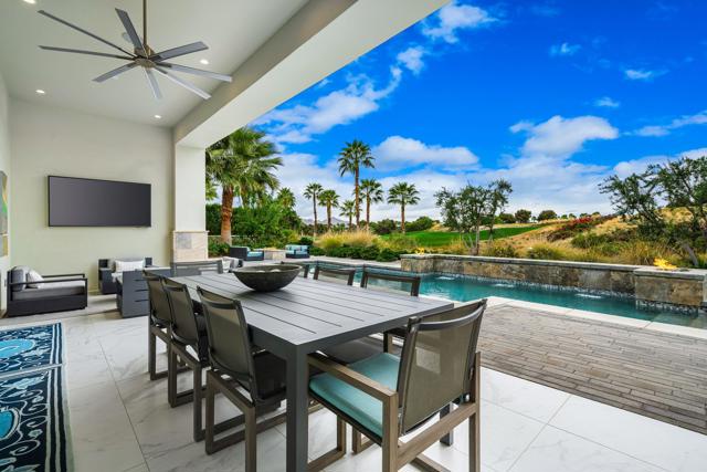 80840 Via Portofino, La Quinta CA: https://media.crmls.org/mediaz/5d2f7766-1c5c-45ab-9d3f-d9c333aa9c18.jpg