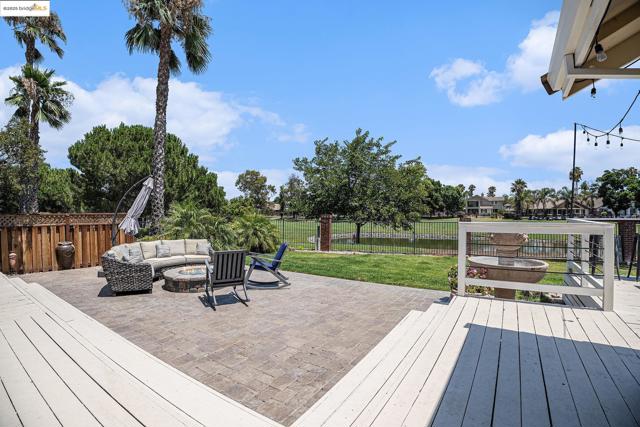 2167 Saint Andrews Ct, Discovery Bay CA: https://media.crmls.org/mediaz/5d2f9dad-32f6-44d0-a9b2-fa991fdf94d5.jpg
