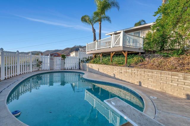 1106 Dawnridge Avenue, El Cajon CA: https://media.crmls.org/mediaz/5d2fc24c-f80e-4e21-ac52-5556956075fc.jpg