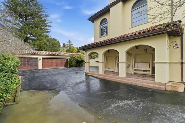 730 Hillsborough Boulevard, Hillsborough CA: https://media.crmls.org/mediaz/5d305a02-9f7b-48e6-aba6-7f29ee2c6004.jpg