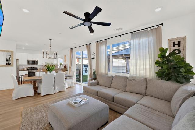 36540 Diego Springs Ave, Murrieta CA: https://media.crmls.org/mediaz/5d309bef-4445-4be1-9ad3-68a3216031f1.jpg