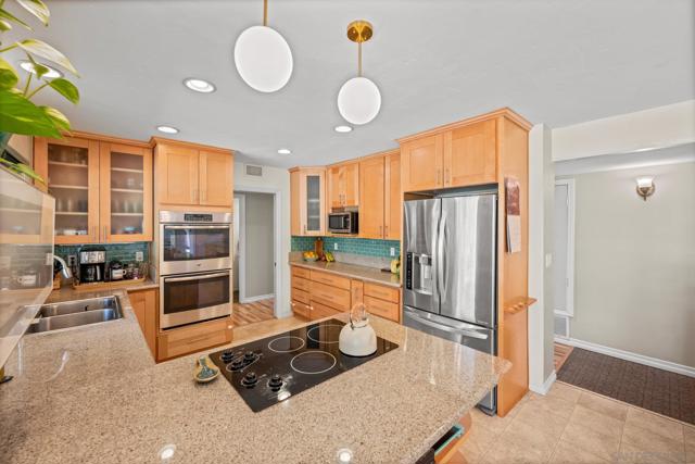 11461 Fuerte Farms Rd, El Cajon CA: https://media.crmls.org/mediaz/5d30a019-d197-4900-b51b-a6c8967f3423.jpg