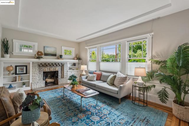 419 43rd St., Oakland CA: https://media.crmls.org/mediaz/5d30fd16-17e7-40cf-94e5-4d417353c1ca.jpg