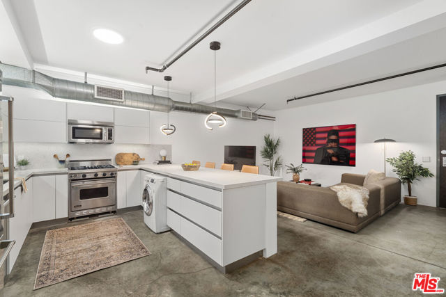 1046 Princeton Drive, Marina del Rey CA: https://media.crmls.org/mediaz/5d3183cf-4a95-4f92-a5cc-b64b811d3822.jpg