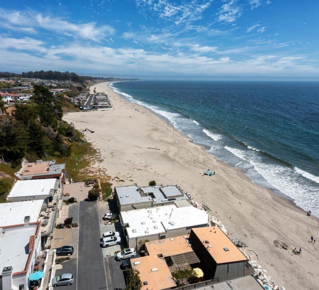 643 Beach Drive, Aptos CA: https://media.crmls.org/mediaz/5d31bb28-60bc-42be-90a8-1249d2c256cc.jpg