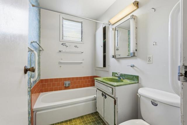 31047 Brae Burn Avenue, Hayward CA: https://media.crmls.org/mediaz/5d31c55e-29f3-4d5f-b81c-c1a243136c7d.jpg