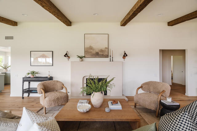 1207 Westridge Drive, Ventura CA: https://media.crmls.org/mediaz/5d31e97f-7f45-4446-ae7f-f18a4487f1fb.jpg