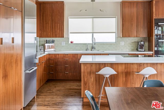 3736 Clayton Avenue, Los Angeles CA: https://media.crmls.org/mediaz/5d31f5b8-0588-40fc-8ac0-2e444c846504.jpg