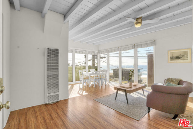 4400 Ocean Drive, Manhattan Beach CA: https://media.crmls.org/mediaz/5d325a35-30b9-42c8-a63a-5b7e75ebfa12.jpg