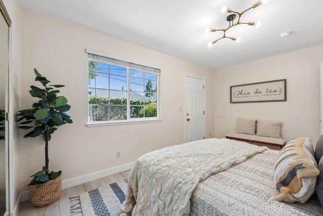 1776 Via Flores, San Jose CA: https://media.crmls.org/mediaz/5d328c9e-f052-416f-b5a9-cb0f096e9654.jpg