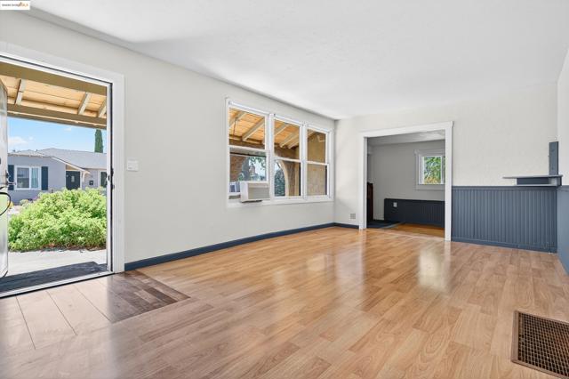 41 Corte Dorado Ct., Benicia CA: https://media.crmls.org/mediaz/5d337ac9-e654-46dc-bd9a-7e576edfce10.jpg