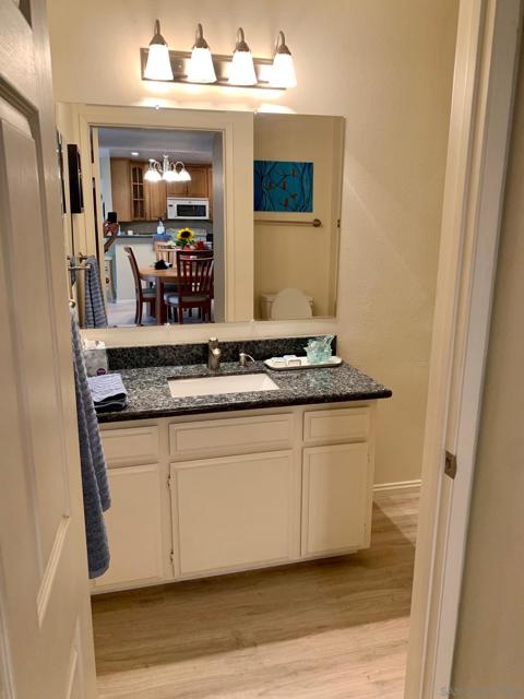 12575 Oaks North Dr, San Diego CA: https://media.crmls.org/mediaz/5d33e35e-7441-47c4-900b-a3cdca12991f.jpg