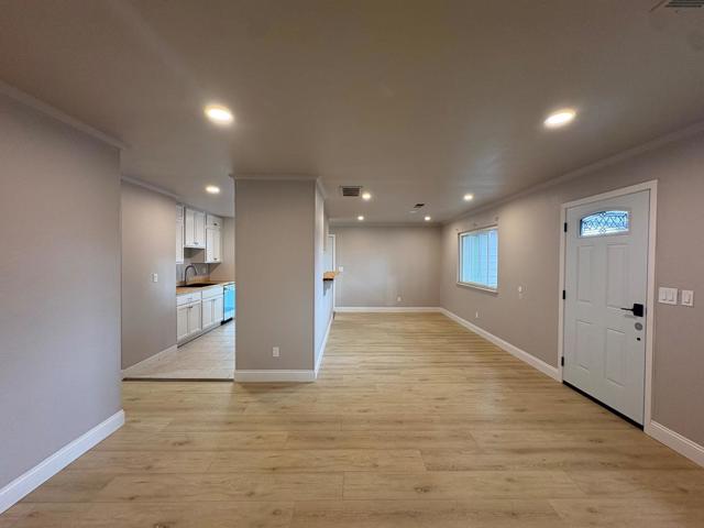 6042 Coad Lane, Riverbank CA: https://media.crmls.org/mediaz/5d345912-3da2-4598-858e-ad04a110e444.jpg