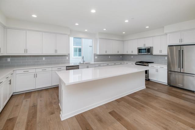 Detail Gallery Image 9 of 37 For 6140 Colt Pl #104,  Carlsbad,  CA 92009 - 3 Beds | 3/1 Baths