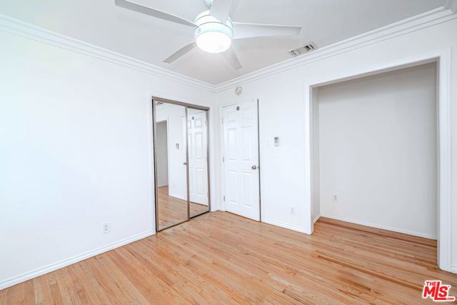 5353 Don Pio Drive, Woodland Hills CA: https://media.crmls.org/mediaz/5d362a38-3c5a-4c4b-972e-19b3c7a77050.jpg