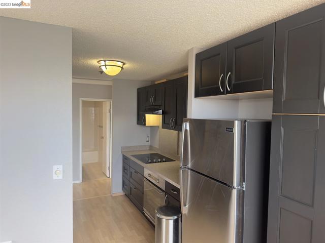 Image 8 of 14 For 555 Pierce St  1520