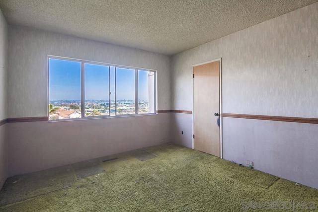 954 Harbor View Dr, San Diego CA: https://media.crmls.org/mediaz/5d36c689-e3bf-4118-a884-619b6e1cbbd5.jpg