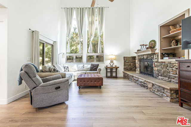 1712 Woodland Drive, Pine Mountain Club CA: https://media.crmls.org/mediaz/5d371c6f-8d46-4c8c-9f50-d638e376f142.jpg