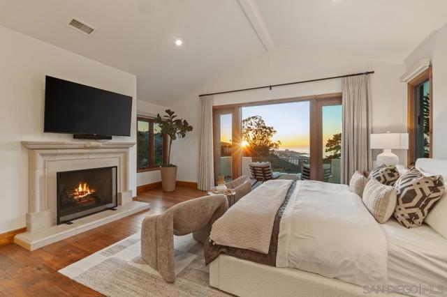 Image 39 of 69 For 8080 La Jolla Scenic Dr