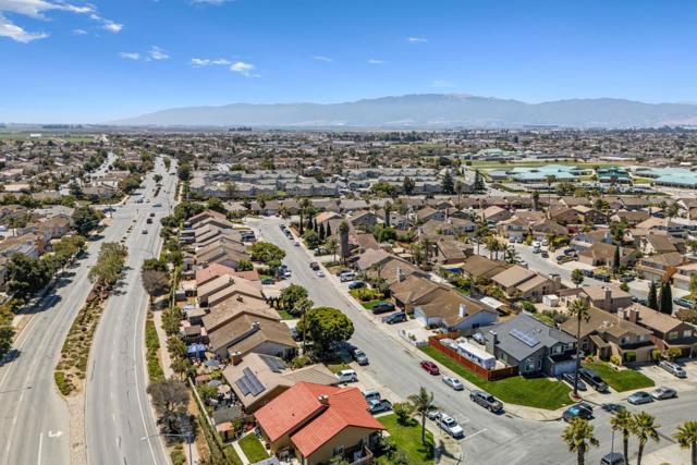 910 Cortina Way, Salinas CA: https://media.crmls.org/mediaz/5d37a314-db2b-4943-bc73-3e2a0043dbfd.jpg