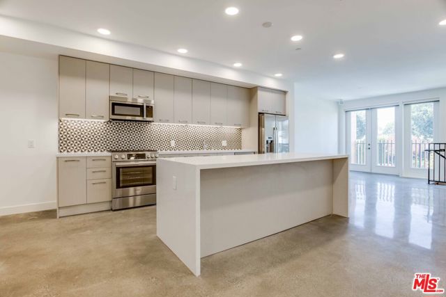 1250 N Fairfax Avenue, West Hollywood CA: https://media.crmls.org/mediaz/5d386341-8fbd-4cb2-acb7-02088350b755.jpg