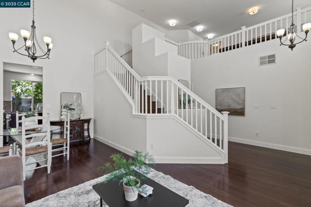 631 Summerwood Dr, Brentwood CA: https://media.crmls.org/mediaz/5d38f09e-9fee-4b06-a119-c3974c01f918.jpg