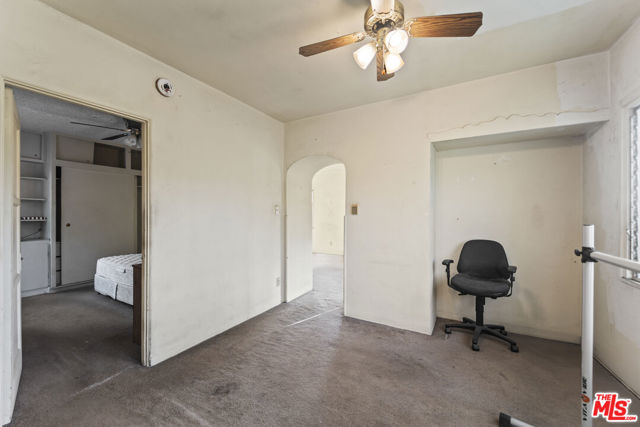 4958 Loleta Avenue, Los Angeles CA: https://media.crmls.org/mediaz/5d3921f6-14e6-4ced-ab21-cbe6a3f06c67.jpg