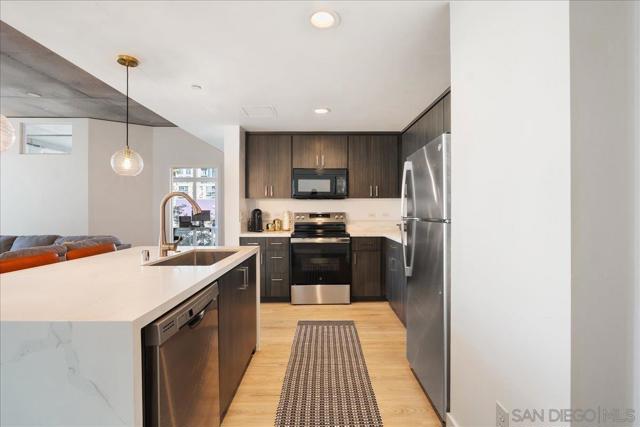 1080 Park Blvd, San Diego CA: https://media.crmls.org/mediaz/5d39dc71-2a40-4af5-9a6d-c921b32a1ba2.jpg