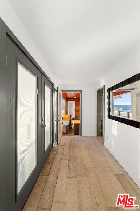 43000 Pacific Coast Highway, Malibu CA: https://media.crmls.org/mediaz/5d3a187c-8a4a-4275-a552-eeb7ea8fb199.jpg