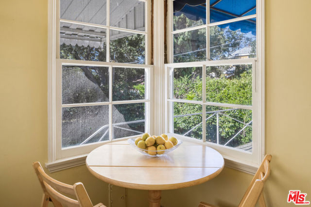 2426 New York Drive, Altadena CA: https://media.crmls.org/mediaz/5d3a4239-afd6-47b1-90c4-cc807e92c851.jpg