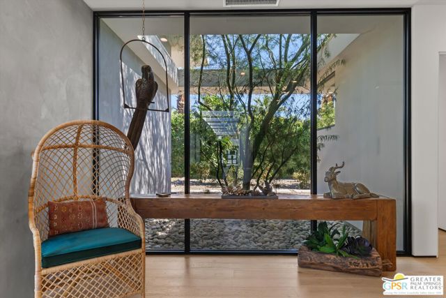 8 Desert Lark Circle, Rancho Mirage, CA 92270