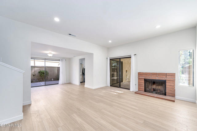 3011 Marigold Place, Thousand Oaks CA: https://media.crmls.org/mediaz/5d3a9a60-7828-4d9d-8513-997cf33d12a9.jpg