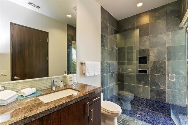 72 Royal Saint Georges Way, Rancho Mirage CA: https://media.crmls.org/mediaz/5d3b22bb-2425-42ed-81f3-e6628b04bb92.jpg