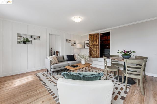 1057 Arlington Blvd, El Cerrito CA: https://media.crmls.org/mediaz/5d3c712e-1d94-4473-9eda-a9c35cb30f54.jpg