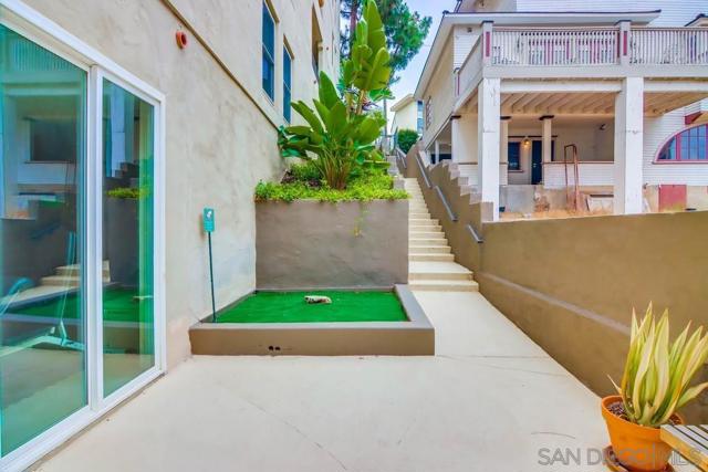 2445 Brant St, San Diego CA: https://media.crmls.org/mediaz/5d3d4fcc-e1fd-485a-a703-d9cc645318ec.jpg
