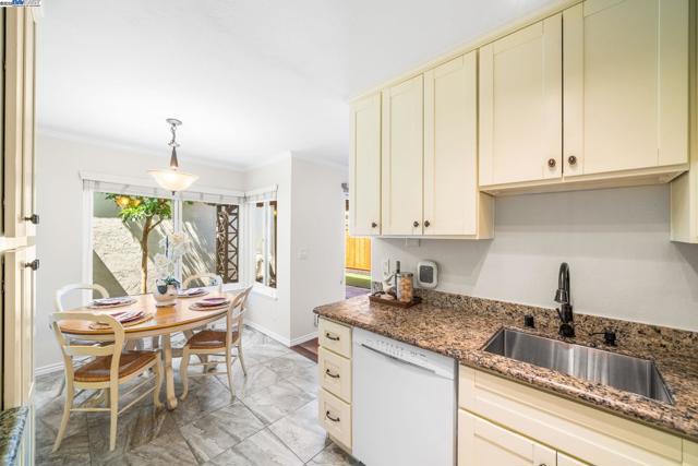 1550 Calle Enrique, Pleasanton CA: https://media.crmls.org/mediaz/5d3dde2a-c2ce-45c6-ba8f-342a00600332.jpg