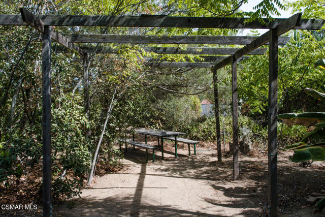 2219 Mapleleaf Avenue, Newbury Park CA: https://media.crmls.org/mediaz/5d3e5986-fdac-4649-8b46-e241e8777a71.jpg