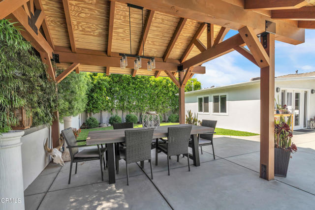 208 Fowler Drive, Monrovia CA: https://media.crmls.org/mediaz/5d3e982d-35ac-456f-aa55-9d087573b052.jpg