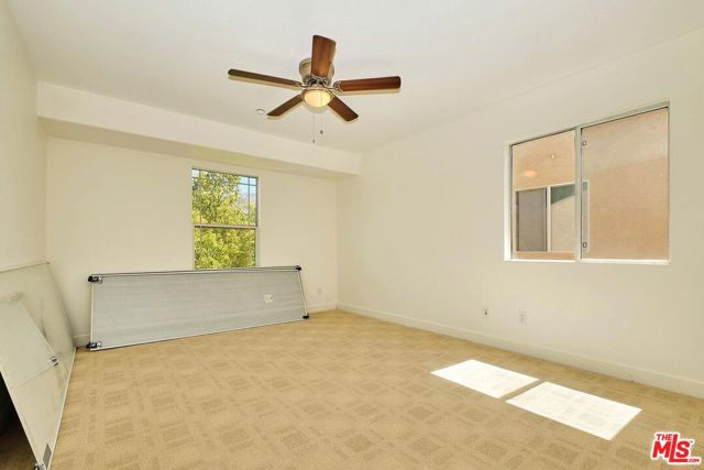 12512 Valley Vista Way, Sylmar CA: https://media.crmls.org/mediaz/5d3e993f-4fe0-4957-a866-0175288414d7.jpg