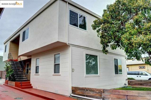 986 Kains Ave, Albany CA: https://media.crmls.org/mediaz/5d3ea223-f157-4215-aee4-6b7666a297f2.jpg
