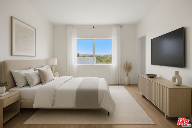 3401 S Bentley Avenue, Los Angeles CA: https://media.crmls.org/mediaz/5d3eb5e9-1cd2-491a-a0ea-28712dca122f.jpg